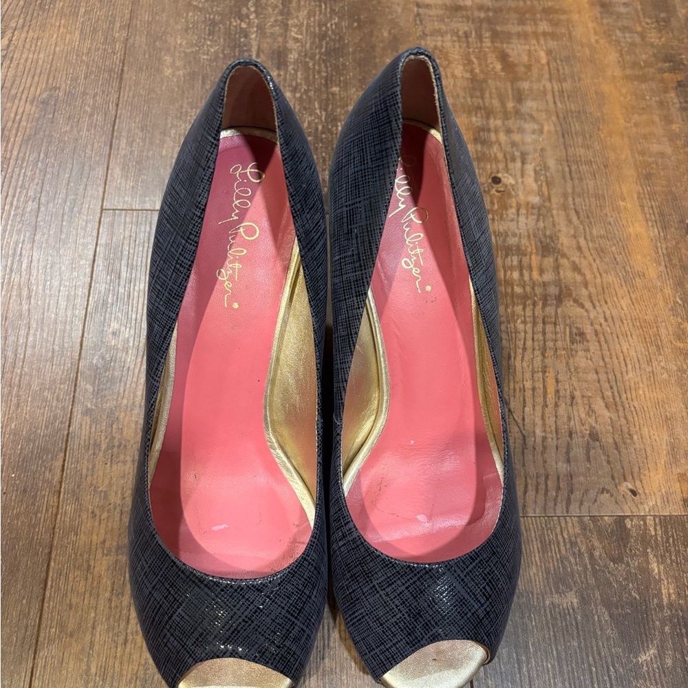 Lilly Pulitzer Navy Peep Toe Heels with Pink Insole - Picture 2 of 6